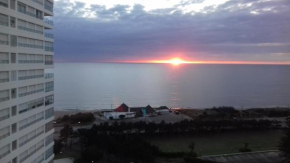 Lincoln Center, Punta Del Este